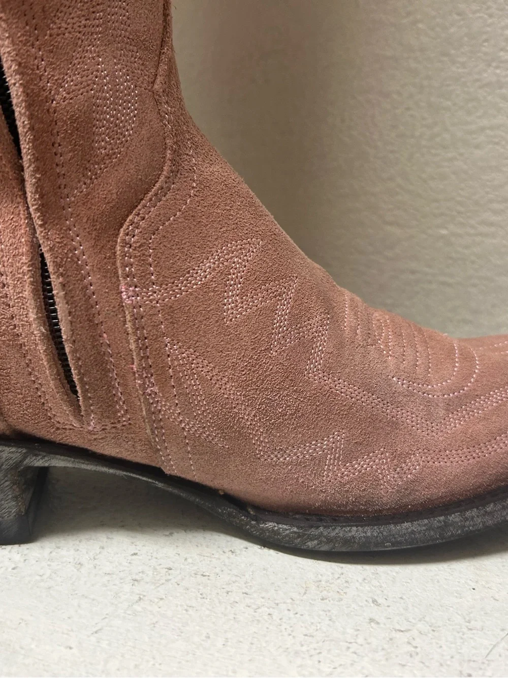 Old Gringo Mayra Pink Suede Boot 9B. NEW